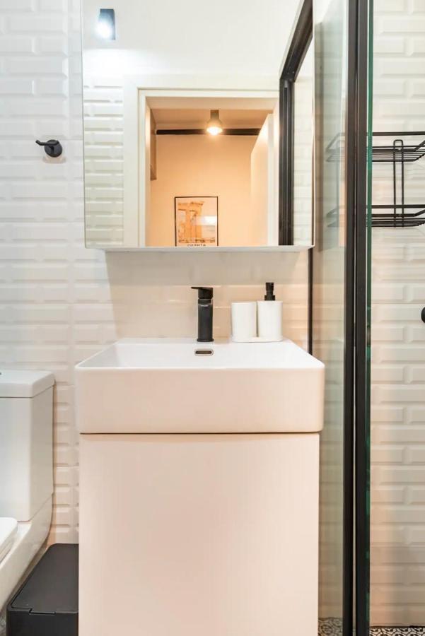 Cute Tiny Apartment In The Heart Of Flisvos Athènes Extérieur photo