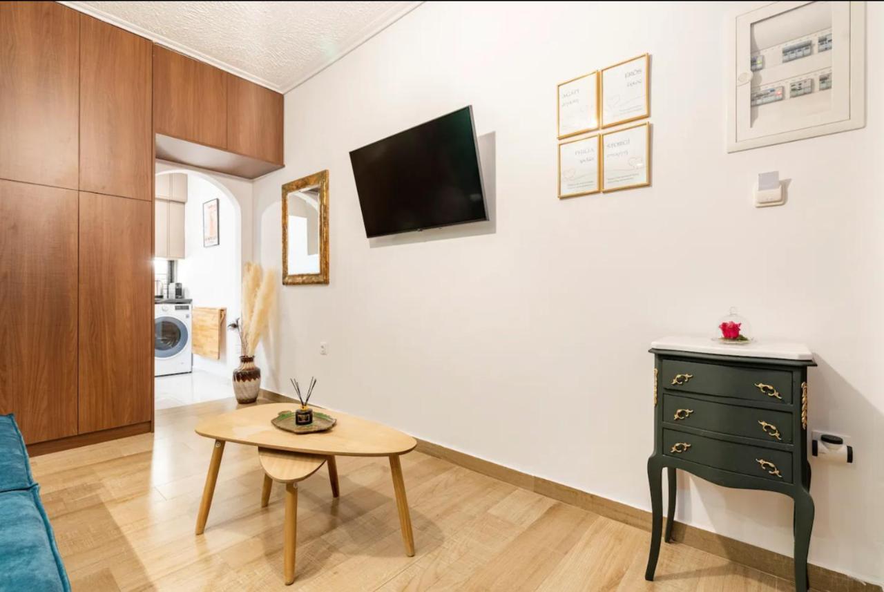 Cute Tiny Apartment In The Heart Of Flisvos Athènes Extérieur photo