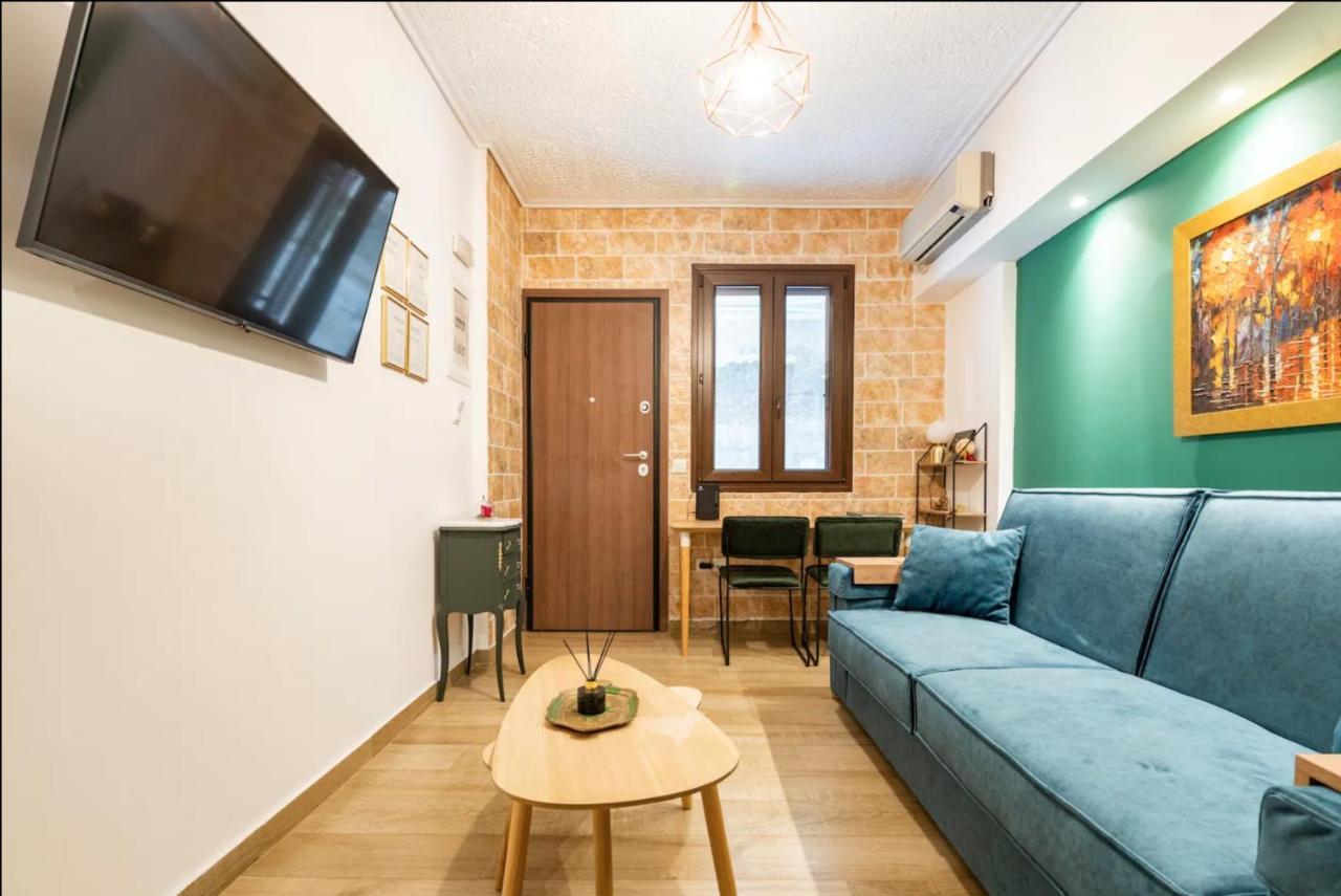 Cute Tiny Apartment In The Heart Of Flisvos Athènes Extérieur photo