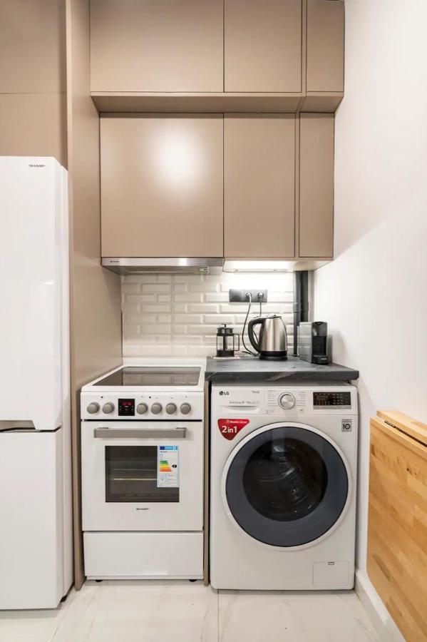 Cute Tiny Apartment In The Heart Of Flisvos Athènes Extérieur photo