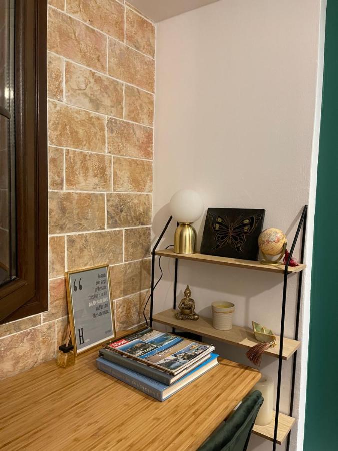 Cute Tiny Apartment In The Heart Of Flisvos Athènes Extérieur photo