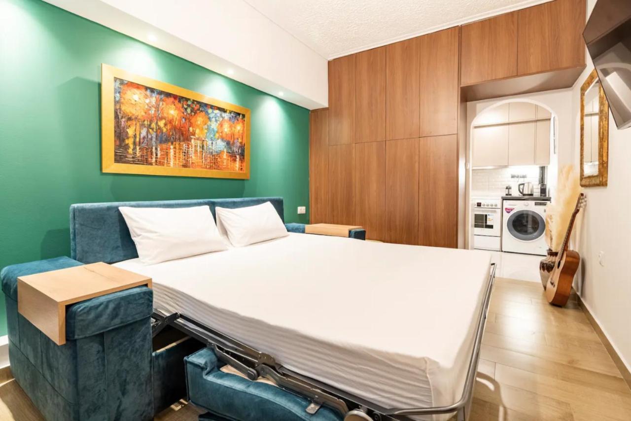Cute Tiny Apartment In The Heart Of Flisvos Athènes Extérieur photo