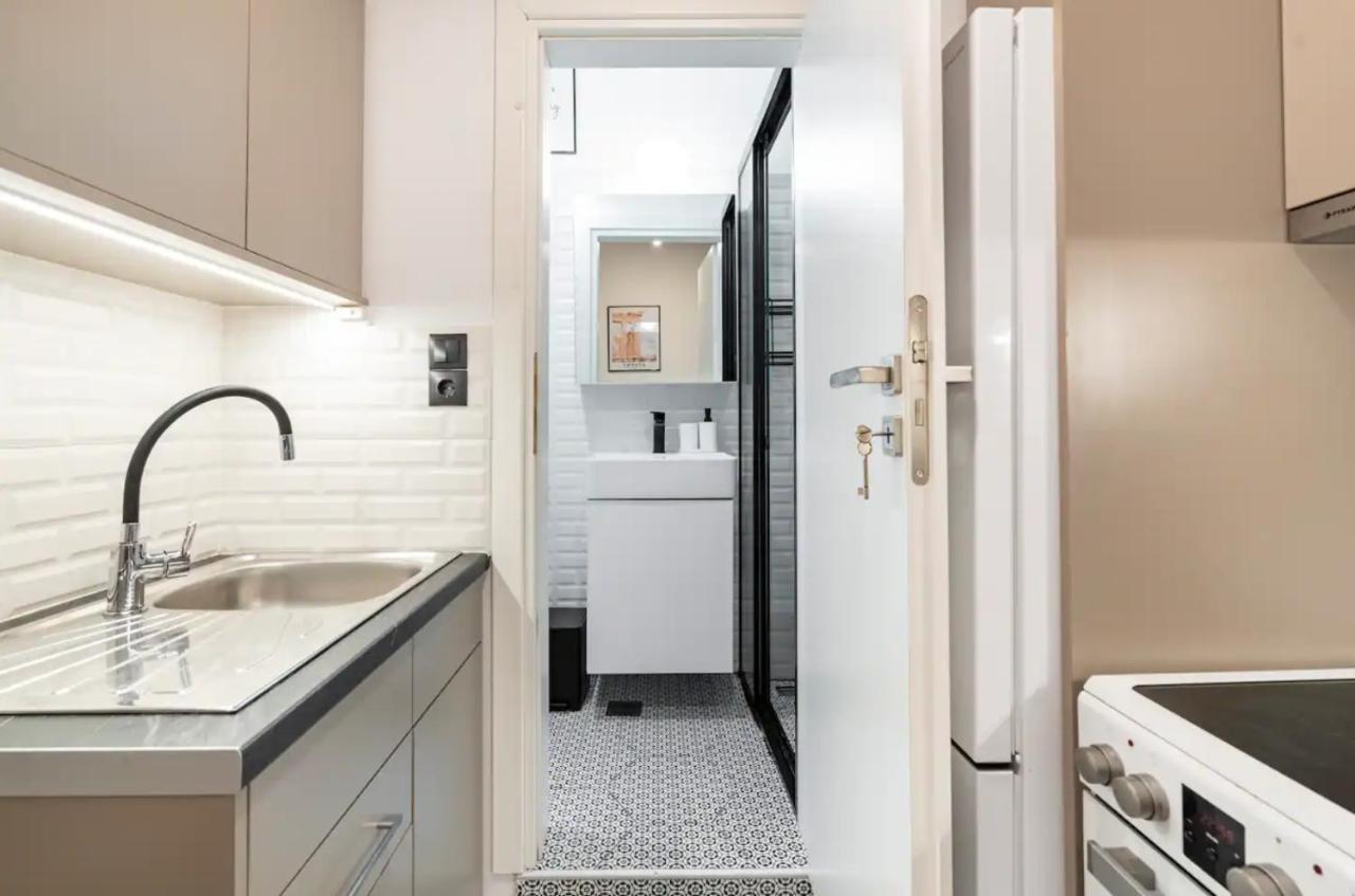 Cute Tiny Apartment In The Heart Of Flisvos Athènes Extérieur photo